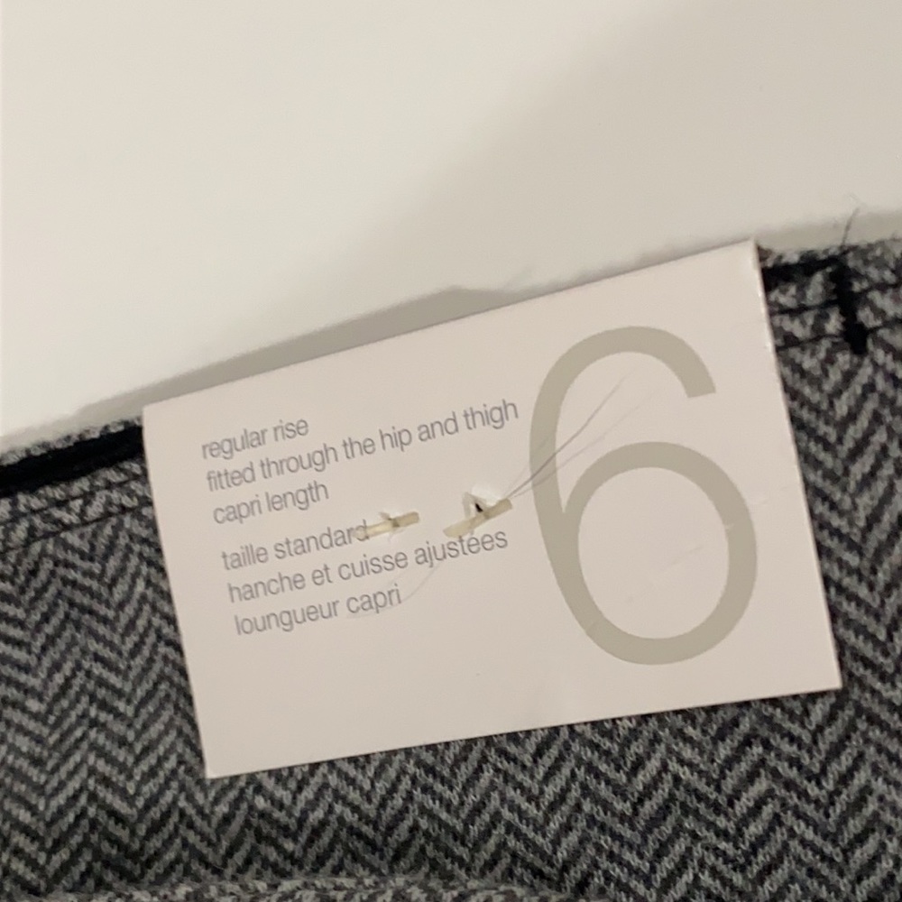 Final Sale 🔥Gap Fit Capri Legging size XS - Picture 7 of 11